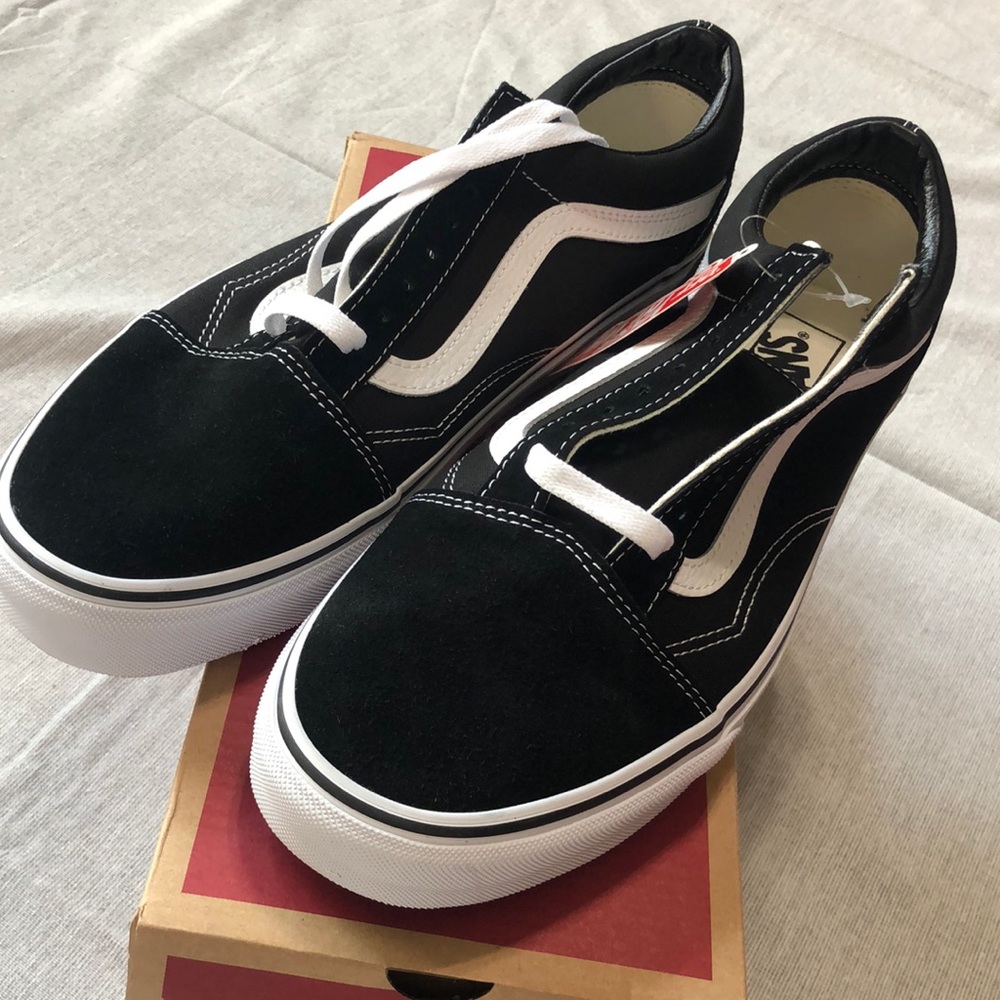 Brand new Vans Old Skool Size 10.5 Black/white